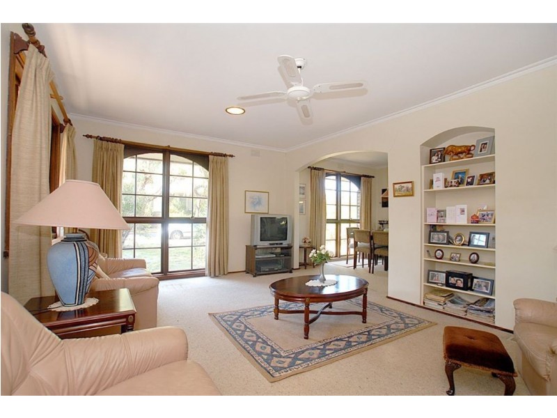 4 Elisdon Drive, Seaford VIC 3198