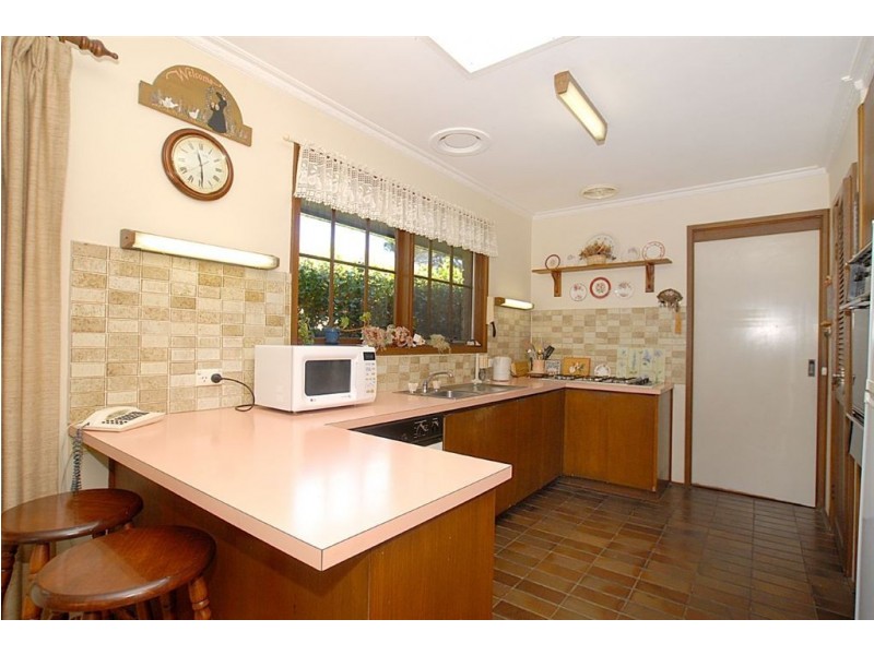 4 Elisdon Drive, Seaford VIC 3198