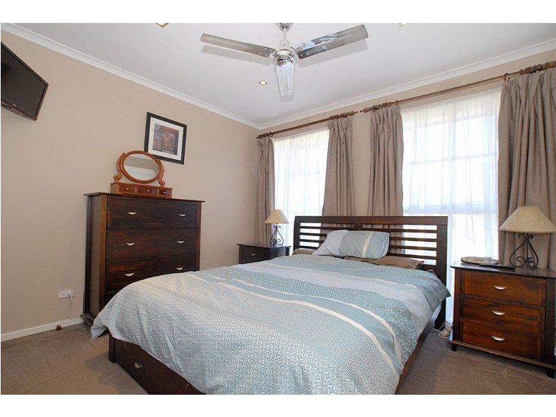 25 McBride Crescent, Seaford VIC 3198