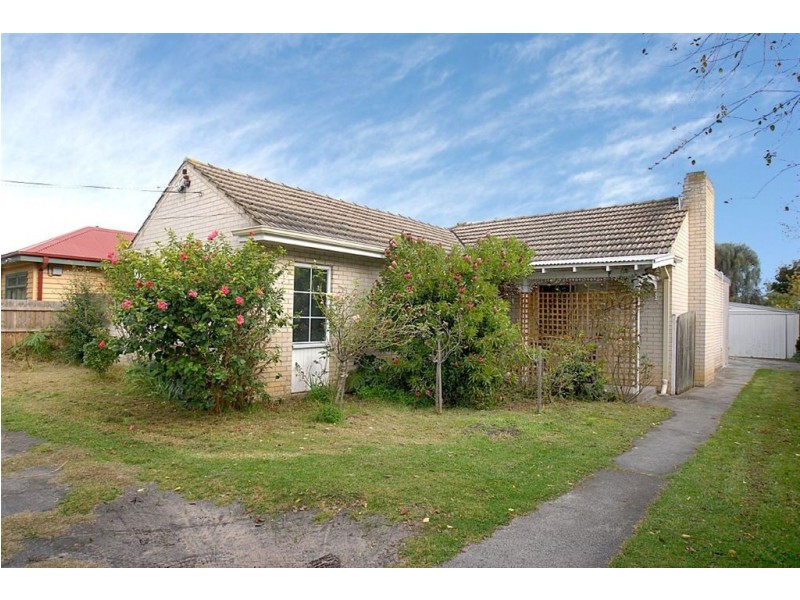 22 Rosslyn Avenue, Seaford VIC 3198