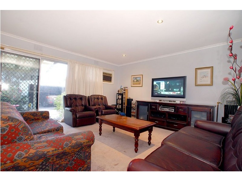 22 Rosslyn Avenue, Seaford VIC 3198