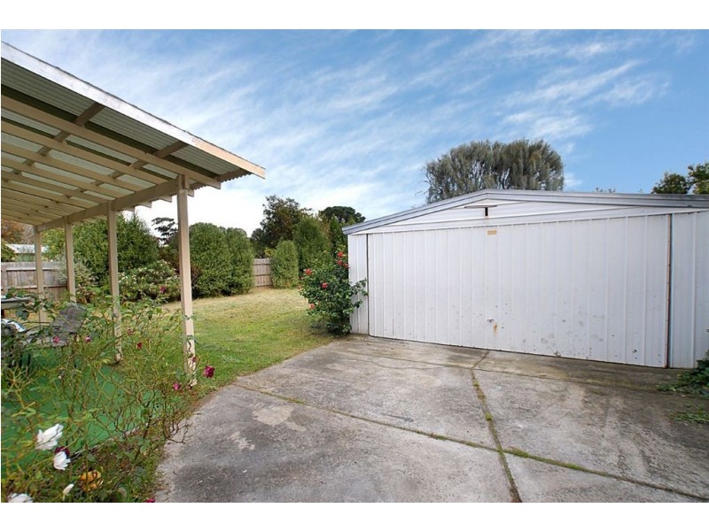 22 Rosslyn Avenue, Seaford VIC 3198