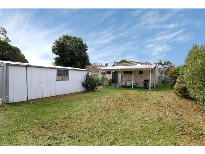 22 Rosslyn Avenue, Seaford VIC 3198