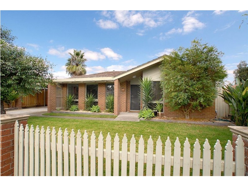 32 Maple Street, Seaford VIC 3198