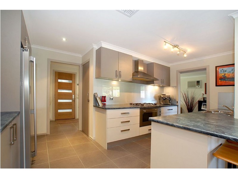 32 Maple Street, Seaford VIC 3198