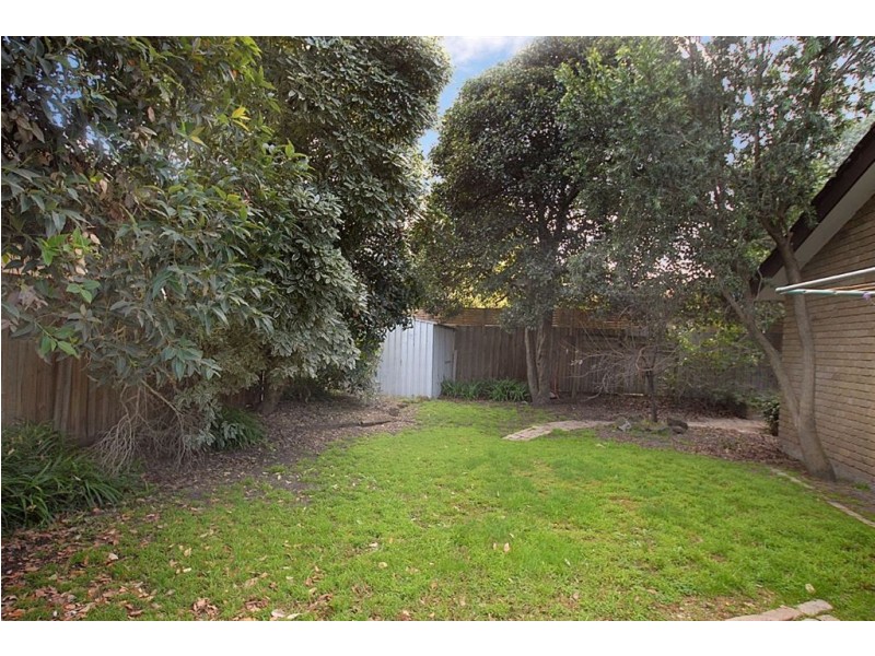 27 Henry Crescent, Seaford VIC 3198