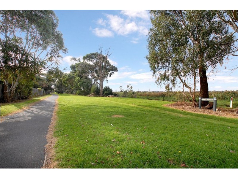 17 Wynnstay Road, Seaford VIC 3198