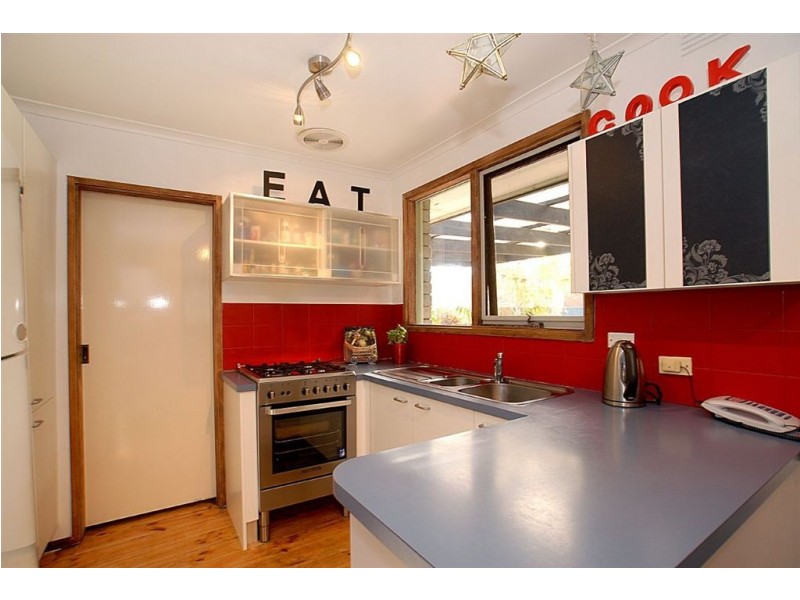 17 Wynnstay Road, Seaford VIC 3198