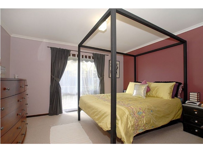 17 Wynnstay Road, Seaford VIC 3198