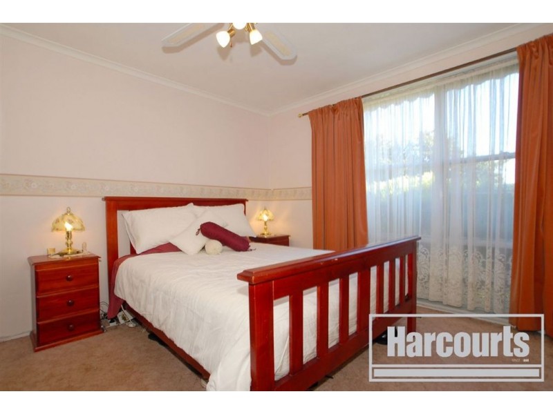 1 Spruce Court, Frankston North VIC 3200