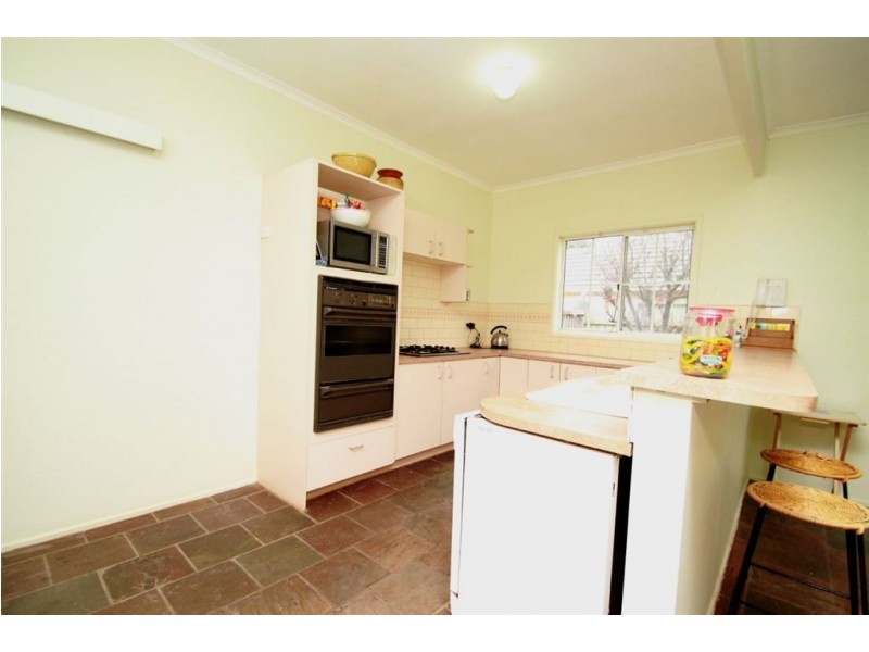 111 Rosslyn Avenue, Seaford VIC 3198