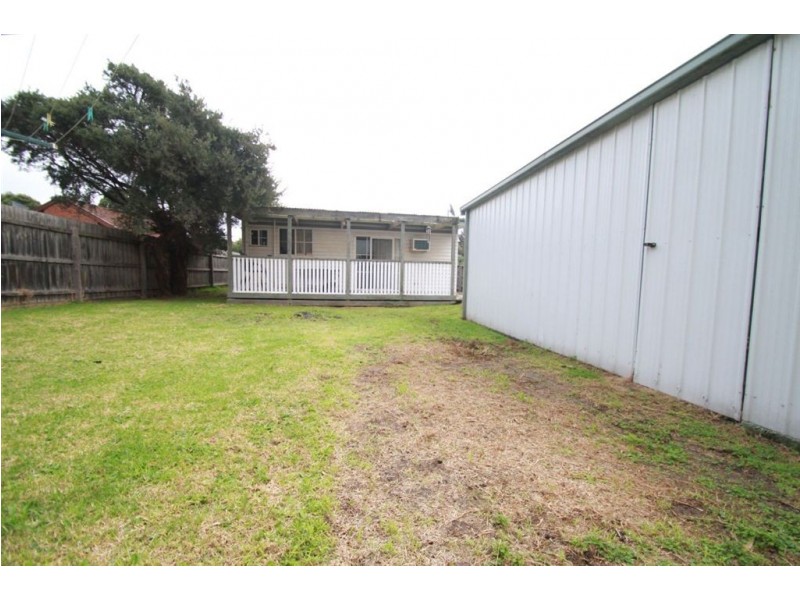 111 Rosslyn Avenue, Seaford VIC 3198