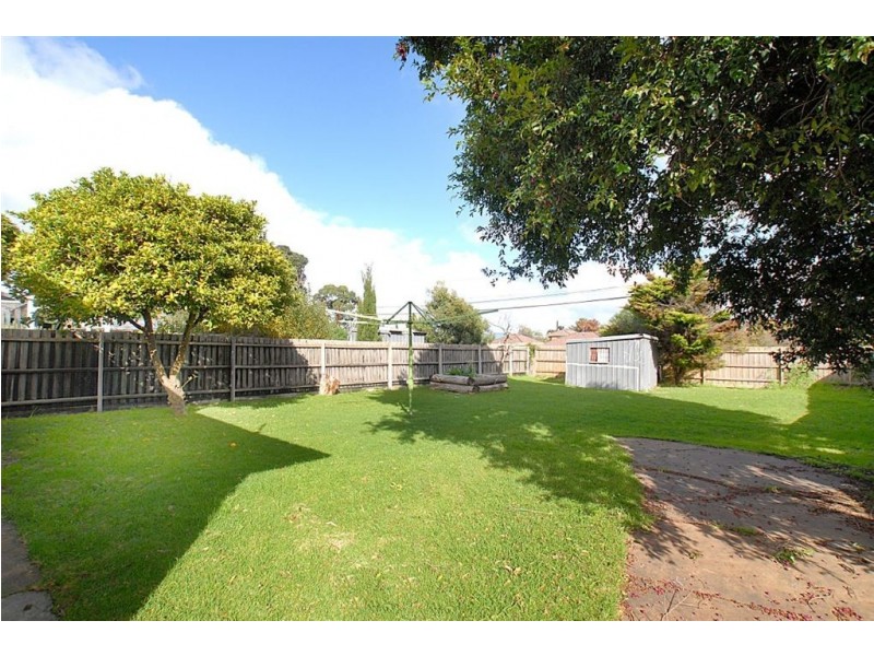 5 Bayside Grove, Seaford VIC 3198