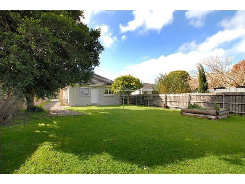 5 Bayside Grove, Seaford VIC 3198