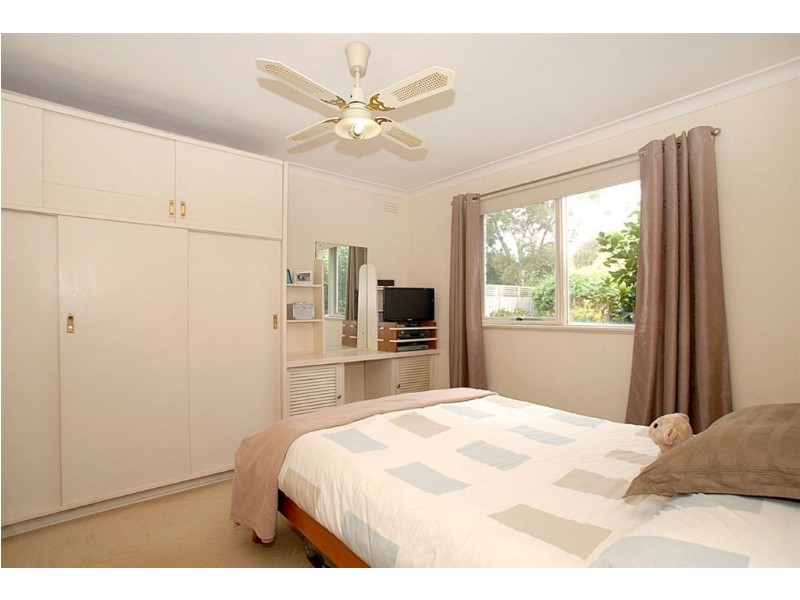 61 Rosslyn Avenue, Seaford VIC 3198