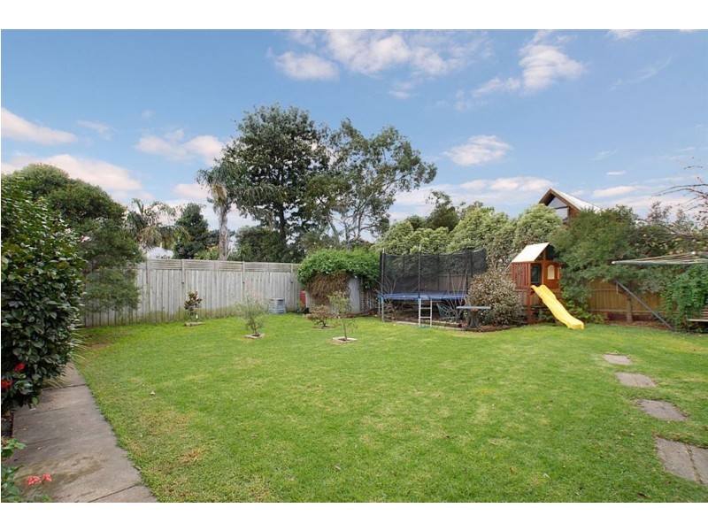 61 Rosslyn Avenue, Seaford VIC 3198