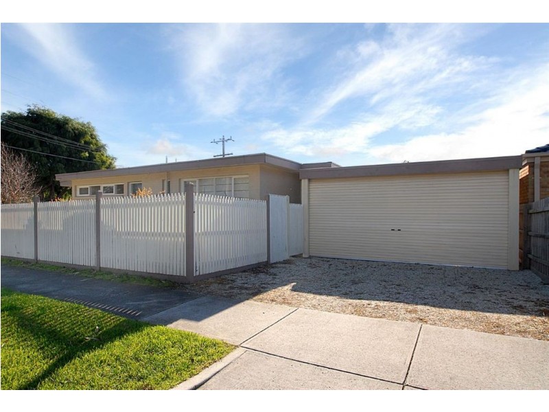2 Barry Street, Seaford VIC 3198
