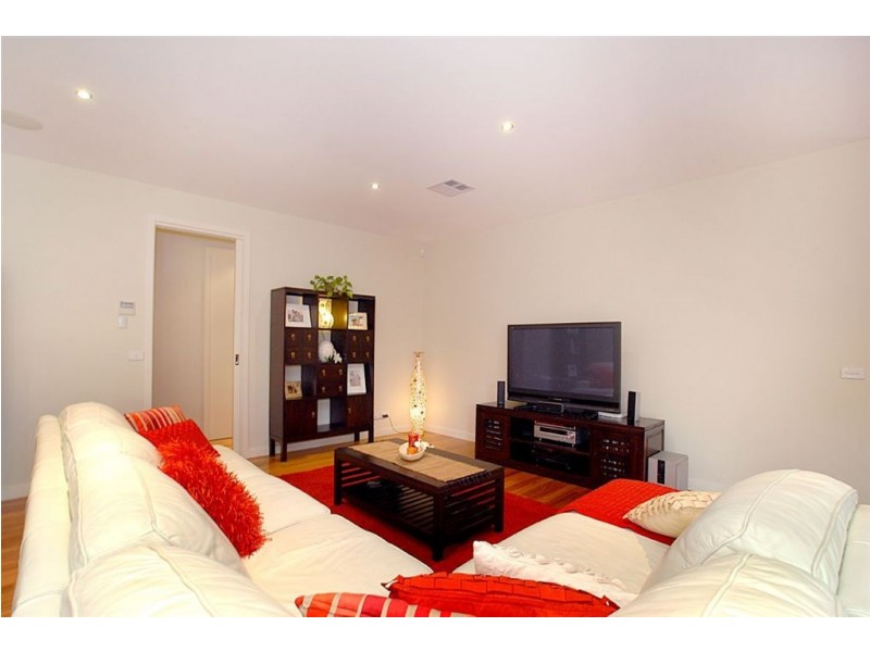 2/30 Newton Street, Seaford VIC 3198