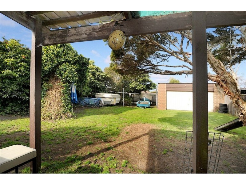 6 Sussex Crescent, Seaford VIC 3198