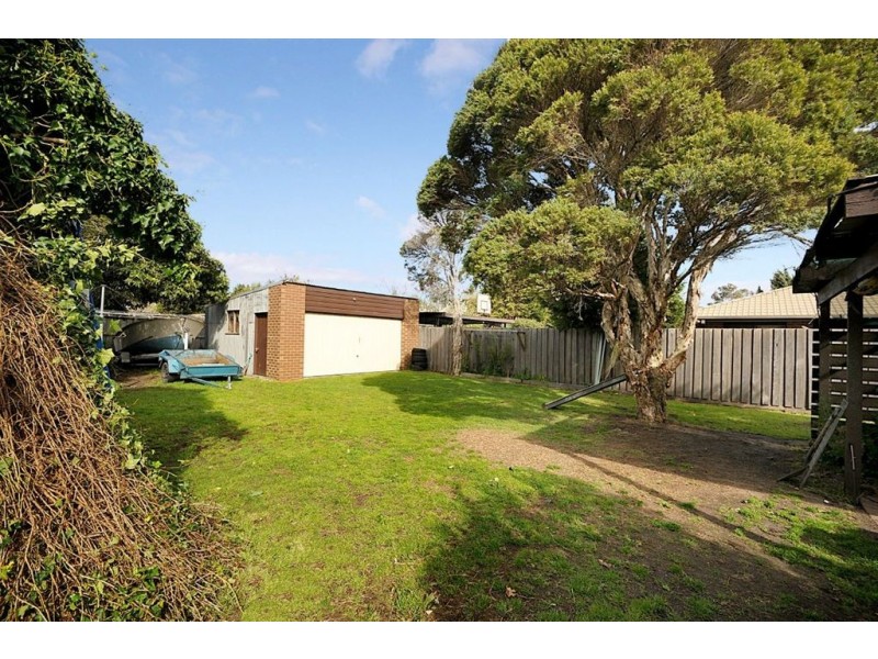 6 Sussex Crescent, Seaford VIC 3198