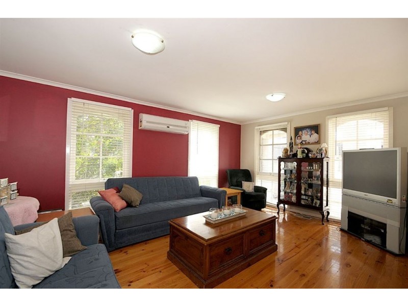 8 Ashworth Drive, Seaford VIC 3198