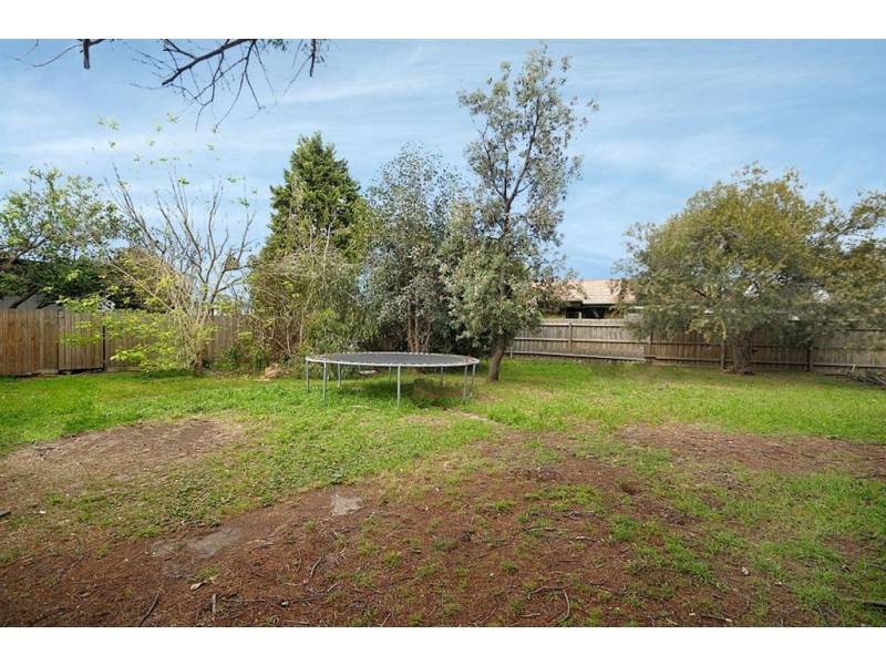 8 Ashworth Drive, Seaford VIC 3198