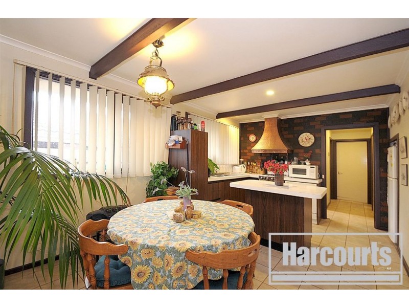 80 Silvertop Crescent, Frankston North VIC 3200