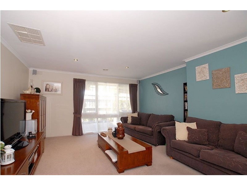 4 Lucas Crescent, Seaford VIC 3198