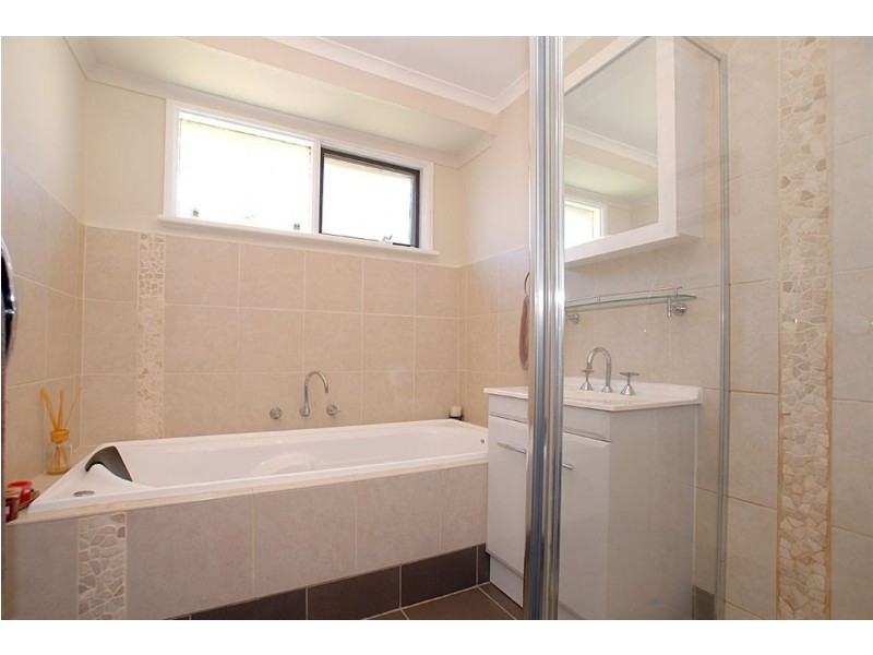 4 Lucas Crescent, Seaford VIC 3198