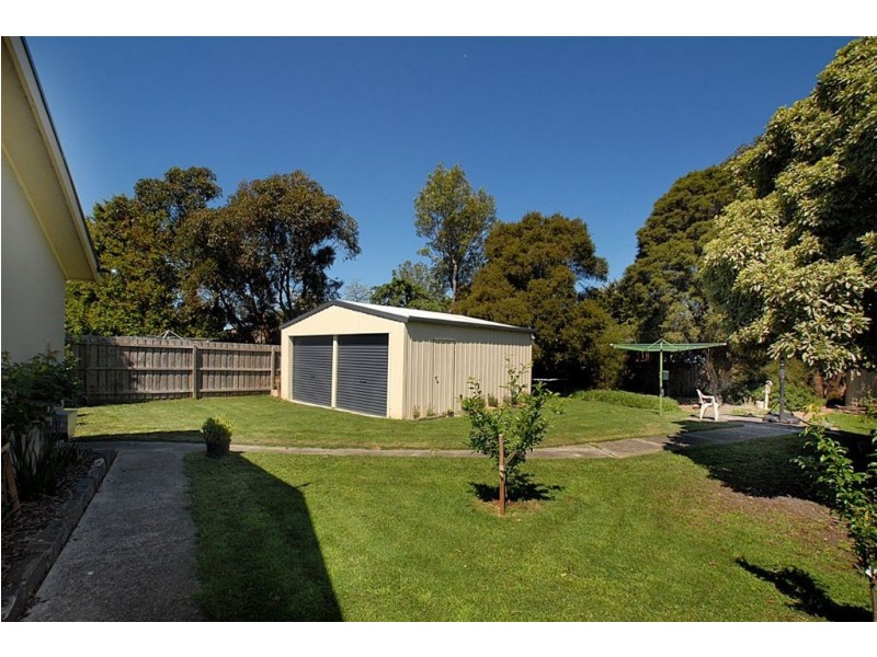 4 Lucas Crescent, Seaford VIC 3198