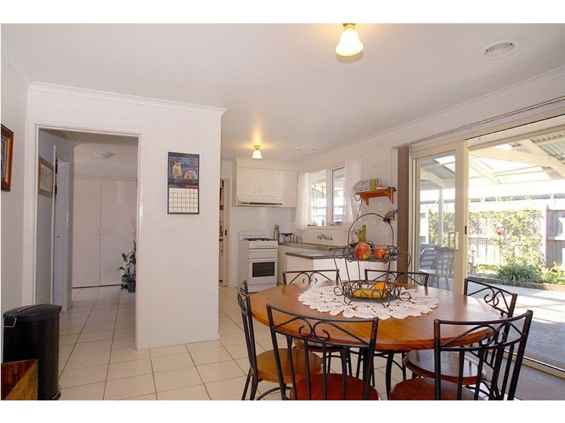 4 Lucas Crescent, Seaford VIC 3198