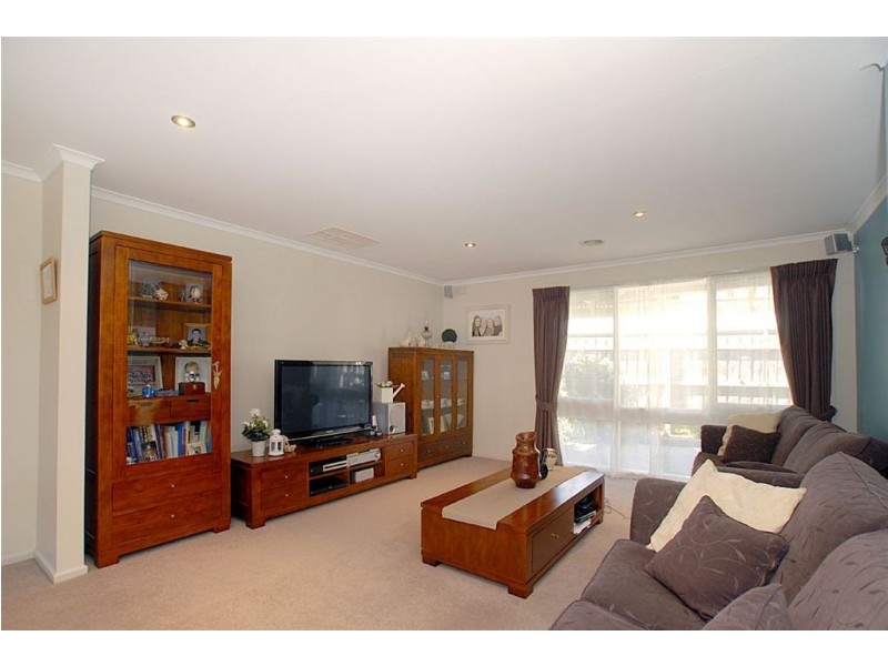 4 Lucas Crescent, Seaford VIC 3198