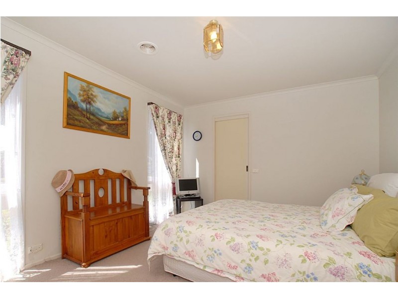 4 Lucas Crescent, Seaford VIC 3198