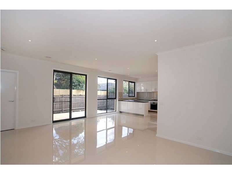 2/6 Charles Street, Seaford VIC 3198