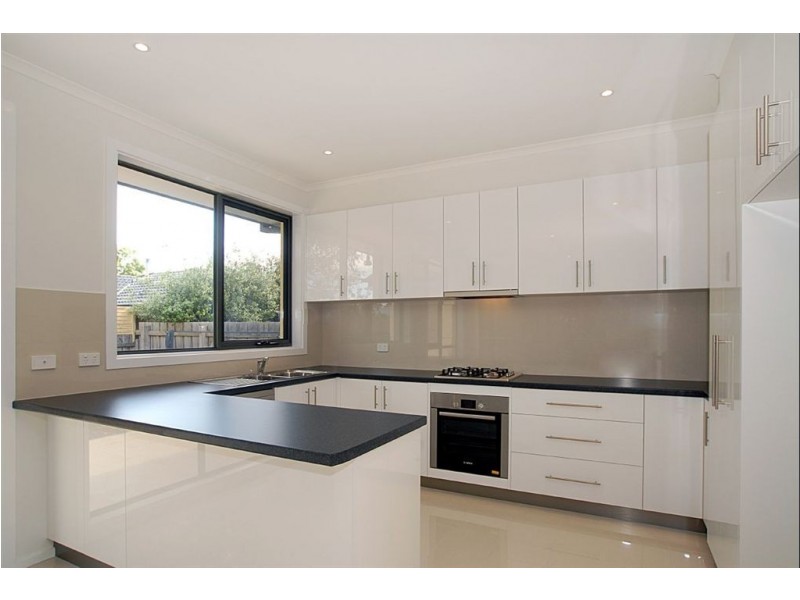 2/6 Charles Street, Seaford VIC 3198