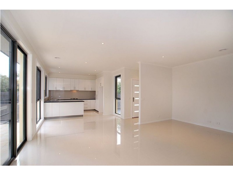 2/6 Charles Street, Seaford VIC 3198