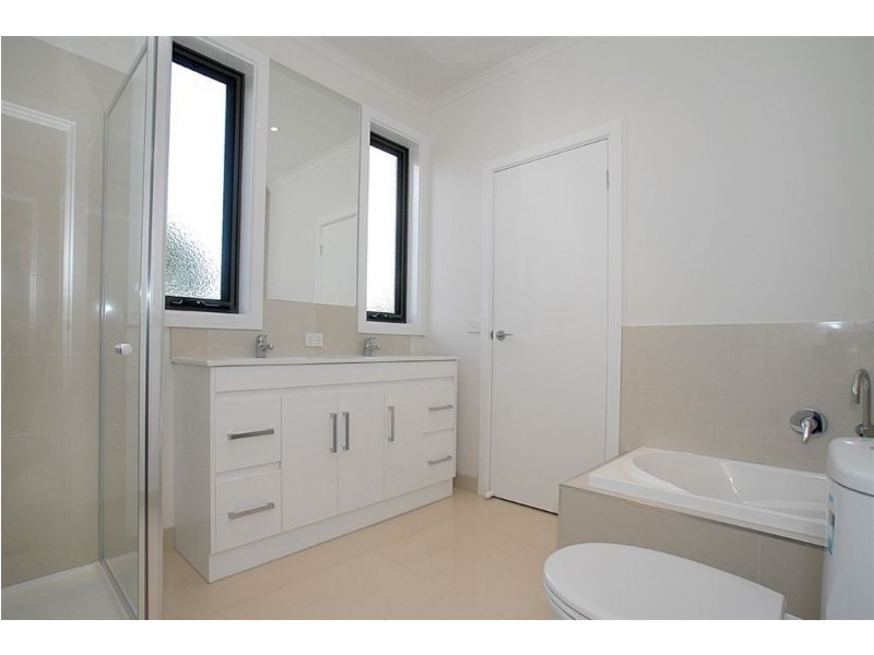 2/6 Charles Street, Seaford VIC 3198