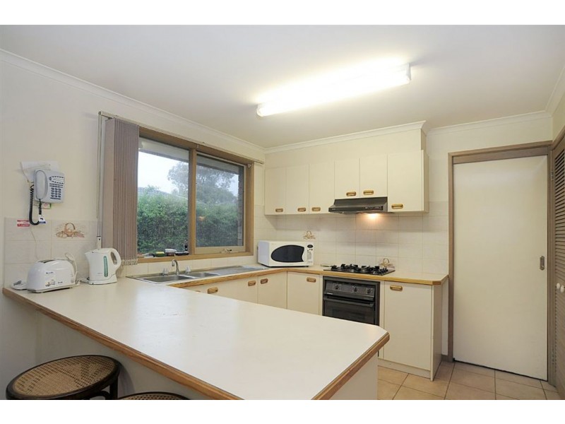 19 Erwin Drive, Seaford VIC 3198