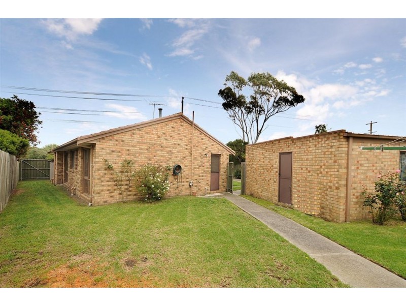 19 Erwin Drive, Seaford VIC 3198