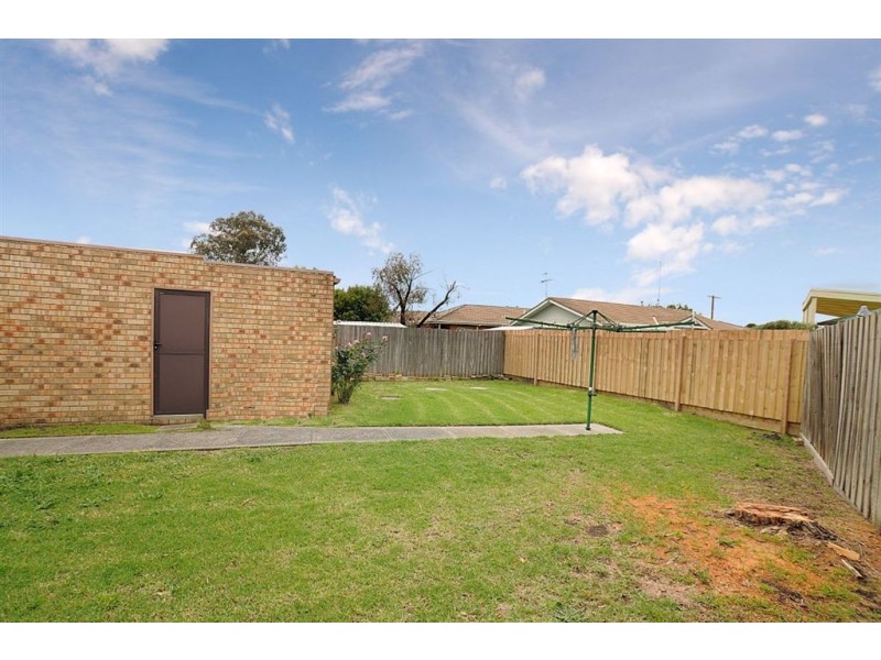 19 Erwin Drive, Seaford VIC 3198