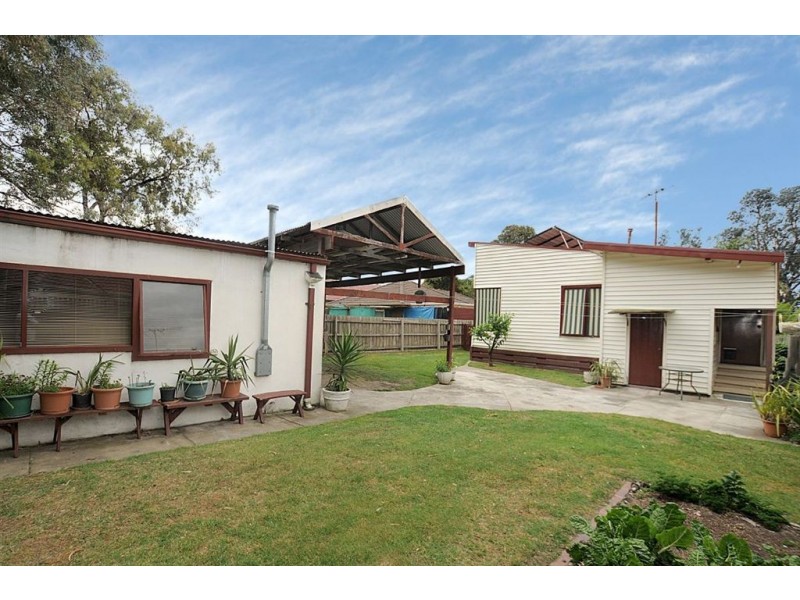 39 Bayside Grove, Seaford VIC 3198