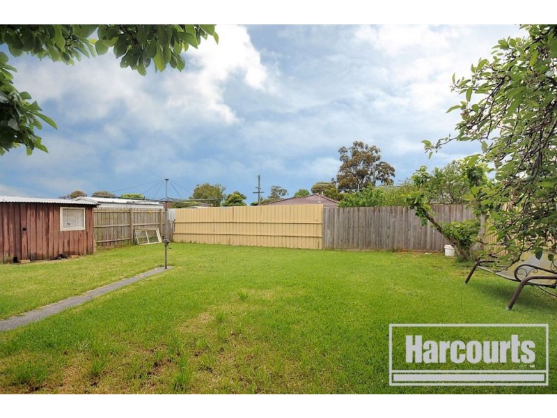 7 Golden Court, Frankston North VIC 3200