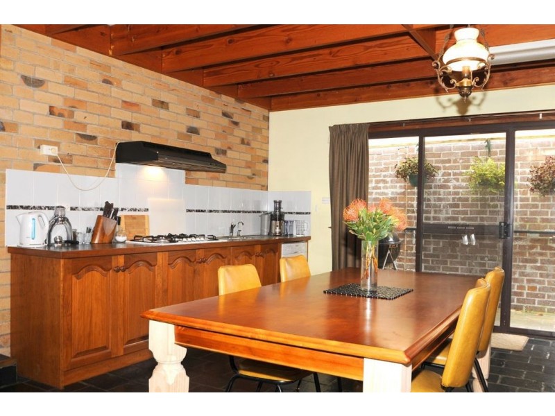 25 Heatherhill Road, Frankston VIC 3199