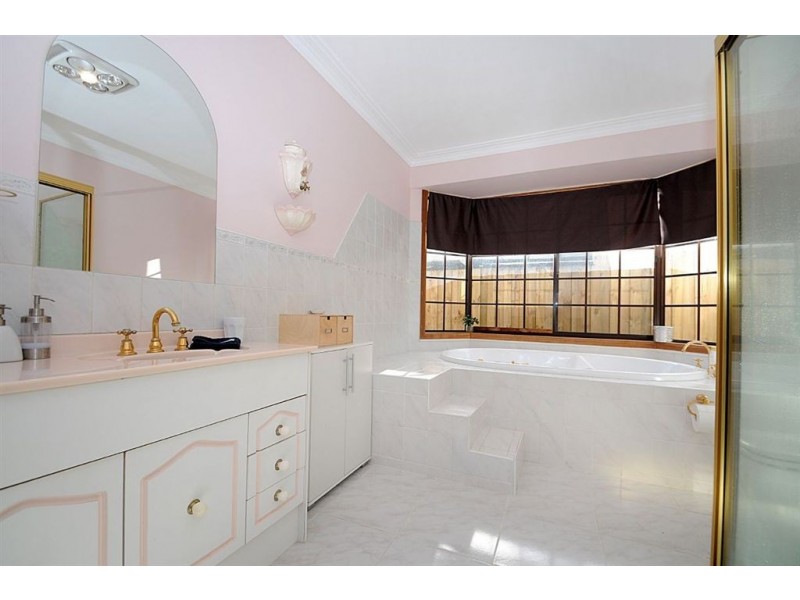 25 Heatherhill Road, Frankston VIC 3199