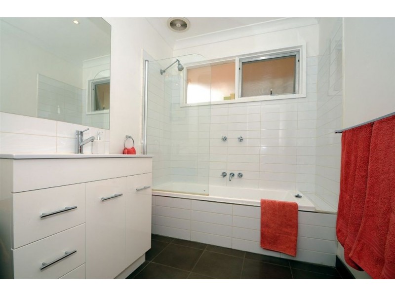 10 Seacrest Avenue, Seaford VIC 3198