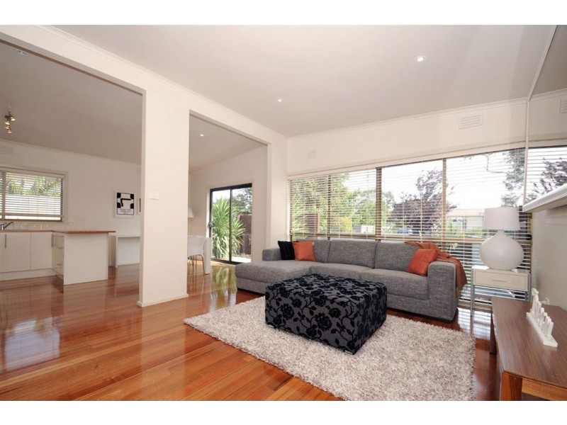 1/2 Wynnstay Road, Seaford VIC 3198