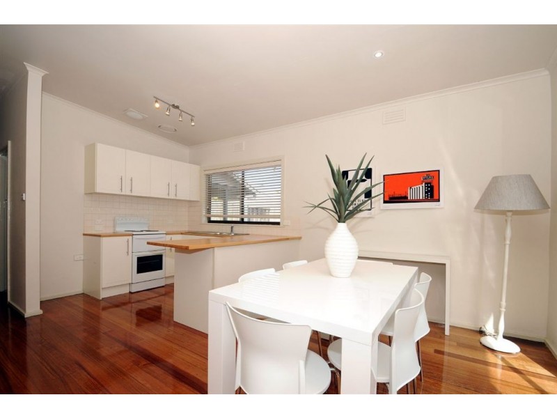 1/2 Wynnstay Road, Seaford VIC 3198