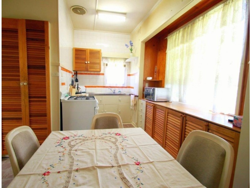 24 Bayside Grove, Seaford VIC 3198