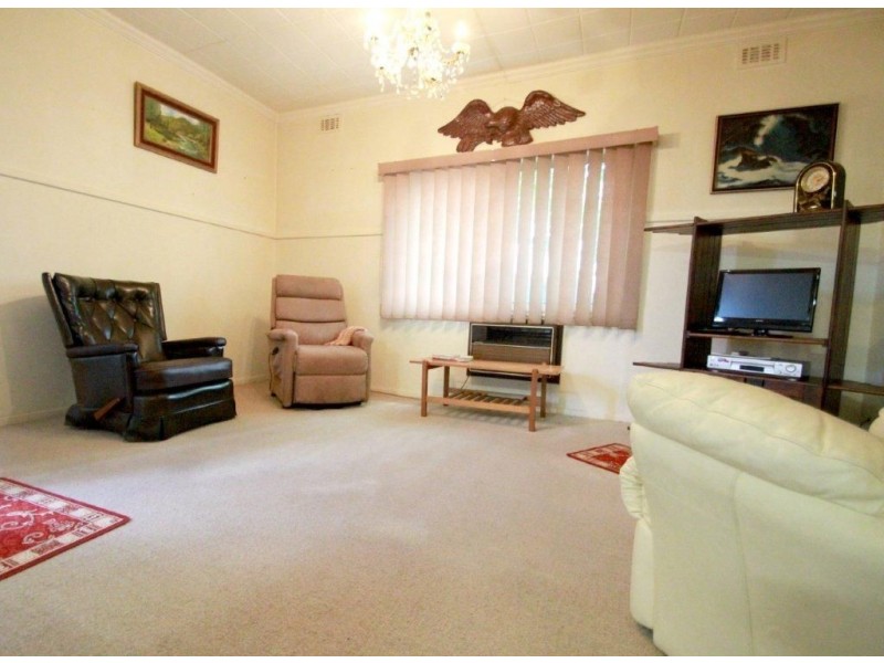 24 Bayside Grove, Seaford VIC 3198