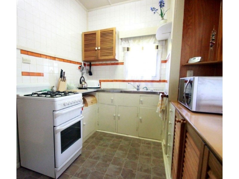 24 Bayside Grove, Seaford VIC 3198